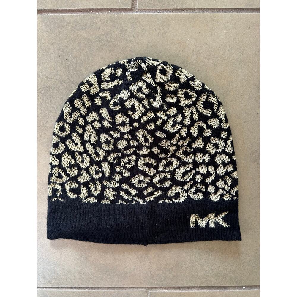 Michael Kors Metallic Leporad Beanie in Black and Gold